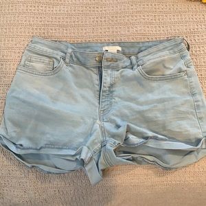 Light jean shorts
